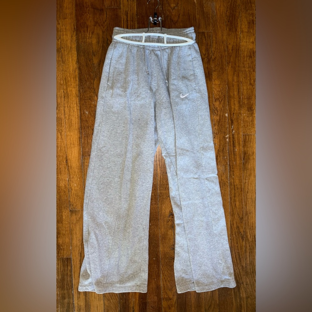 Nike Club Fleece Mid Rise Wide Leg Sweatpants Size Women’s XS